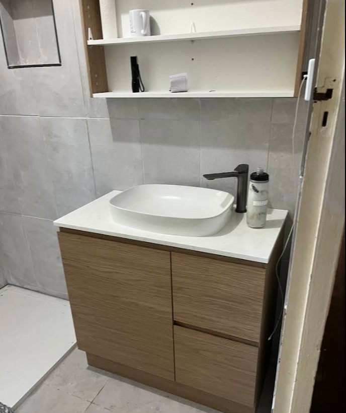 Contemporary vanity basin installation